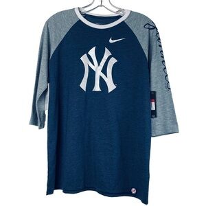 New York Yankees  Nike Tee Shirt Genuine Merchandise New with Tags